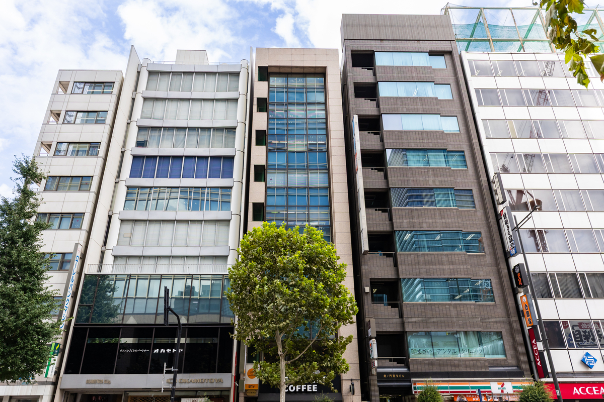 事務所ビル外観